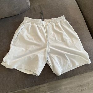 Lululemon Channel Cross Swim Short 7" Men's Medium White Used Once 1 Yr Old
